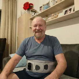 Père de Ricardo avec le LumbaRest